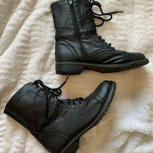 Combat boots